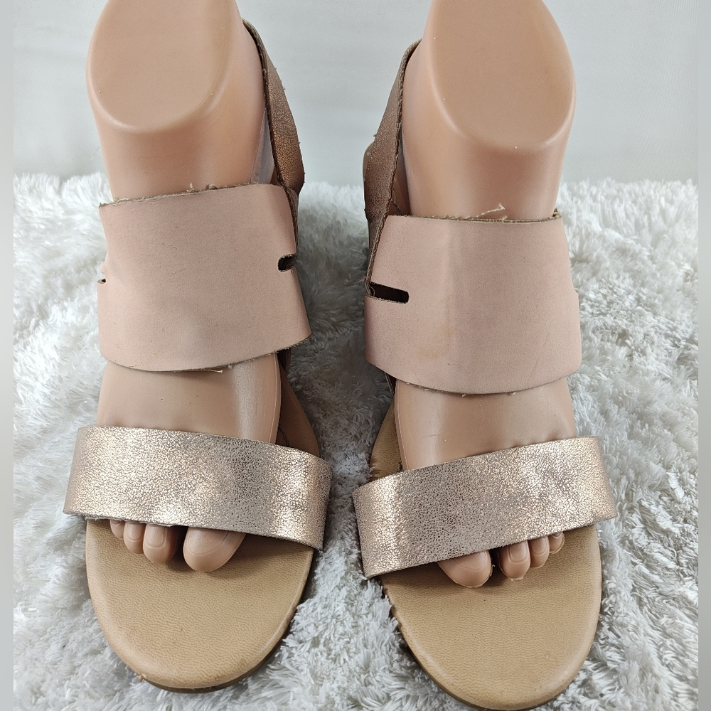 Dexflex Comfort Womens Size 9 Tan  Slingback 3" Wedge Sandals